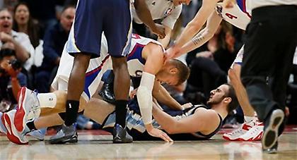 Τα «γαλλικά» του Γκρίφιν στον Κουφό (video)