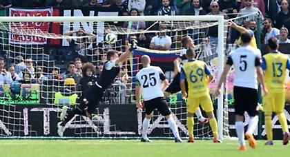 Την «καταδικάζει»