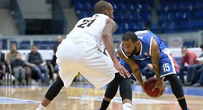 Τσάμπα τους ξεκούρασε στο ΣΕΦ