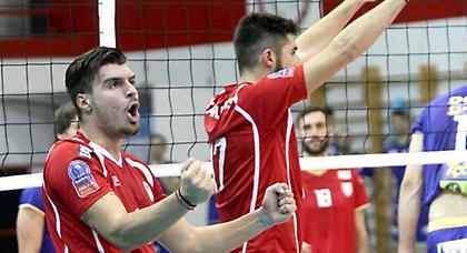 Είναι βαριά η κόκκινη φανέλα!