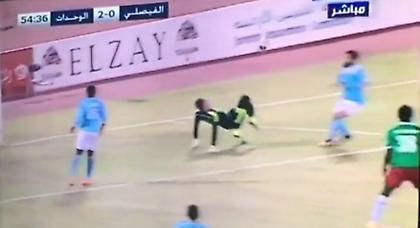 Θα ήταν γκολάρα (αλλά είναι ένα παρανοϊκό αυτογκόλ)