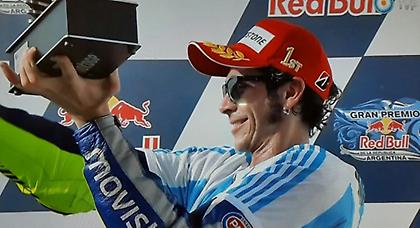 Όρθιος ο «γιατρός», κάτω ο Μάρκεθ! (video)