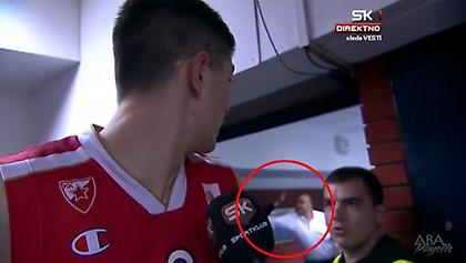 Πλακώθηκε με ανθρώπους του Ερ. Αστέρα ο Βουγιόσεβιτς (video)