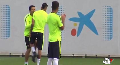 O Νεϊμάρ έδωσε... πόνο στον Σουάρες (video)