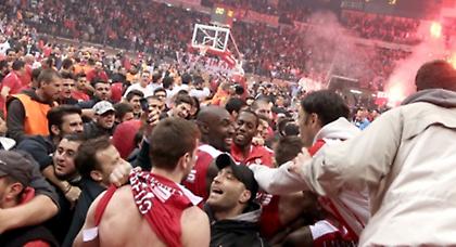 Ατελείωτο γλέντι στο ΣΕΦ (pics)