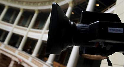 Αμυράς: «Πόσο κοστίζει το Κανάλι της Βουλής»;