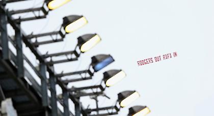 Ποιόν προπονητή ζήτησαν οπαδοί της Λίβερπουλ; (pic/video)