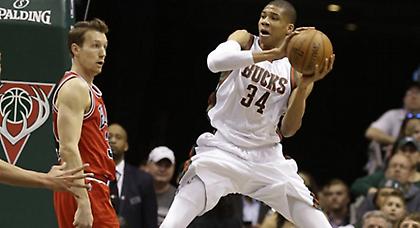 Μία αγωνιστική τιμωρία για Αντετοκούνμπο