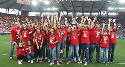 Αποθεώθηκαν οι πρωταθλήτριες Ευρώπης (video/pics)
