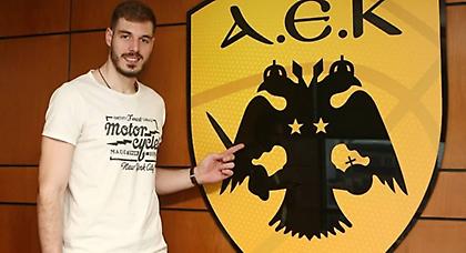 Ανανέωσε ο Σαρικόπουλος