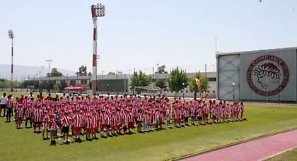 Τα ερυθρόλευκα summer camps