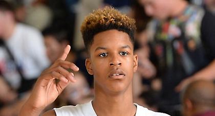 Τα «σπάει» ο γιος του Σακ! (video)