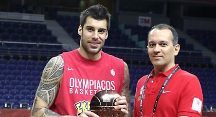 Αγγελόπουλος: «Μιλάμε για άθλο του Ολυμπιακού»