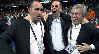 Η τούμπα των Αγγελόπουλων (video)