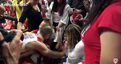 Η αγκαλιά του Σπανούλη (video)