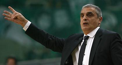 Πεδουλάκης: «Να ελέγξει το ρυθμό του αγώνα ο Ολυμπιακός»