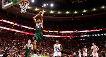 Πέταξε στο… Θεό ο Giannis! (video)