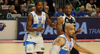 Ισοφάρισε και πάει για τετράδα