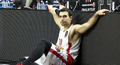 Ευχές του Ολυμπιακού στον Σλούκα