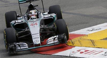 Χάμιλτον… το πρώτο αίμα