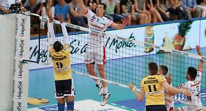 Παραμένει ο Τζούριτς