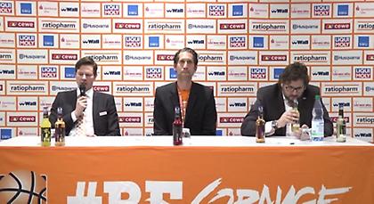 Ο Τρινκιέρι… παίζει με τα μπουκάλια (video)