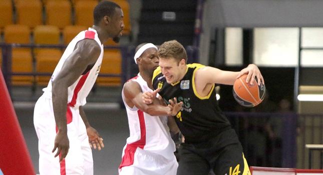 Βεζένκοφ: «Περισσότερο πάθος στο παρκέ»