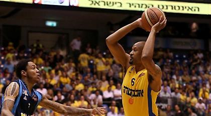 Σοκ με Σμιθ για Μακάμπι