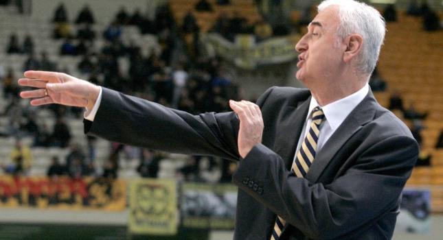 Βλέπει «λαβράκια» ο Σάκοτα