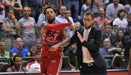 Πληρώνει τα «γαλλικά» ο Χάκετ (video)