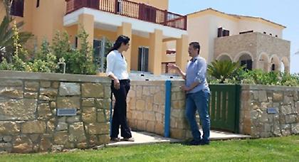 «Αυτοψία»: Πώς ξέφυγε η Κύπρος από Μνημόνια και κρίση;