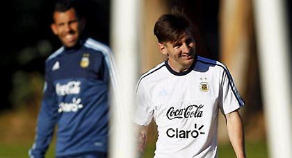 Γελάνε με τα σενάρια οι Μέσι-Τέβες