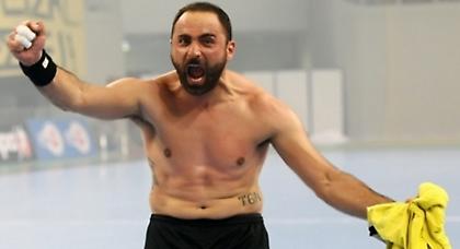 Έμεινε «κιτρινόμαυρος» ο Μπακαούκας