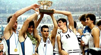 «Αργύρη, πήγαινε βάλ’ τις και μην κοιτάς κανέναν»