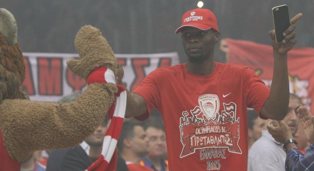 Πρώτο όνομα στην πίστα ο Πέτγουεϊ! (vid)