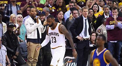 Απογοητευμένος, αλλά «ιππότης» ο Λεμπρόν