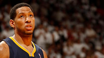 Συνεχίζει στους Σανς ο Γκρέιντζερ