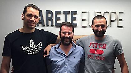 Υπέγραψαν στο Φάρο Λιακόπουλος-Καράμπουλας