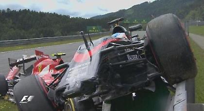 Σοβαρό ατύχημα Ραϊκόνεν-Αλόνσο (video)