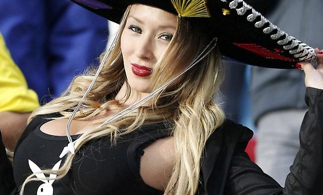 Μεγάλη... μπάλα και στις εξέδρες (pics)