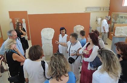 Η Πάρος και οι Αποικίες της