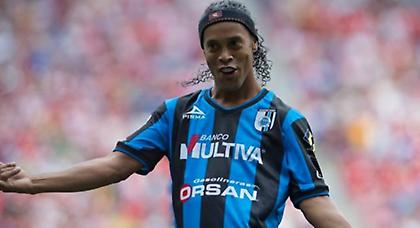 Όταν ο Ροναλντίνιο θα σηκώνει το 43ο…