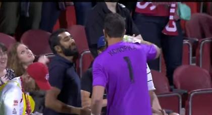 Τερματοφύλακας πίνει μπύρα στο γήπεδο! (video)