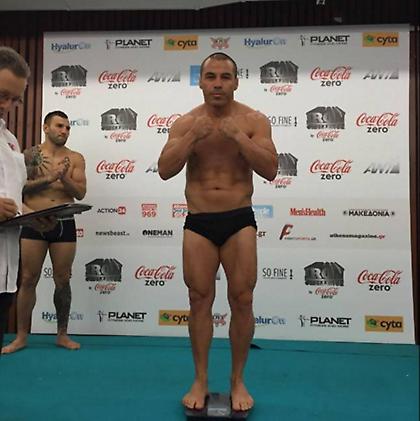 Το stare-down Ζαμπίδη-Μόξον (pics)