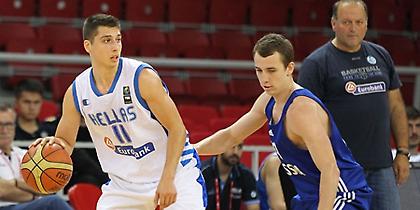 Ήττα των Νέων από Ρωσία