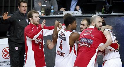 Θυμήθηκαν την… Πόλη τέσσερις «ερυθρόλευκοι» (pic)