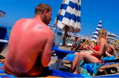 Oι Βρετανοί τουρίστες φεύγουν από Τυνησία – δεν επωφελείται η Ελλάδα