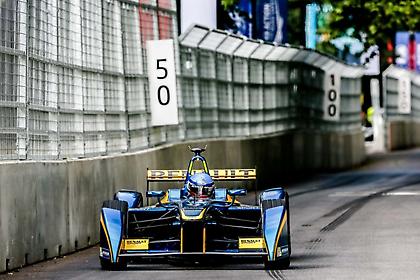 Εντυπωσιακό φινάλε στα ηλεκτρικά μονοθέσια (video)