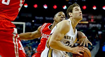 «Χτυπάει» Φριντέτ η Αρμάνι!