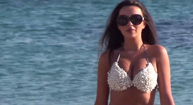 Μπούστο... κόσμημα (video)